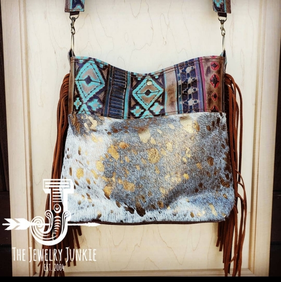 **SOLD** Tejas Bucket Bag - Picture 2 of 3